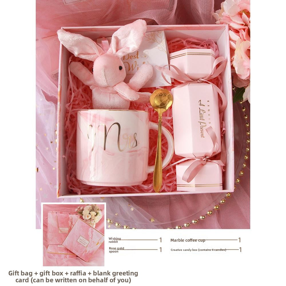 New Year Celebration Mug Gift Set – Elegant Ceramic Souvenir Mug