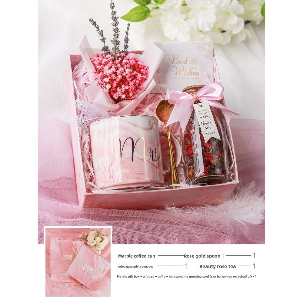 New Year Celebration Mug Gift Set – Elegant Ceramic Souvenir Mug