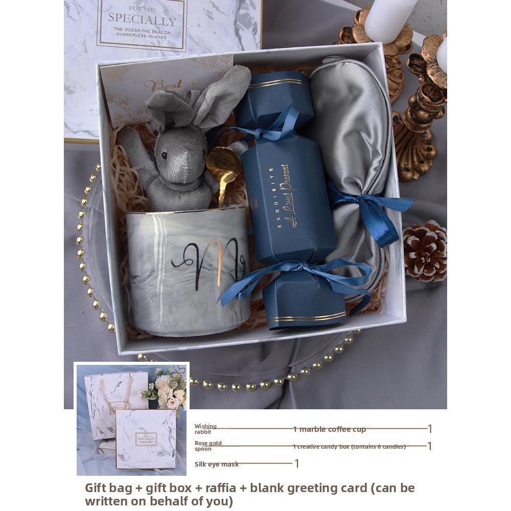 New Year Celebration Mug Gift Set – Elegant Ceramic Souvenir Mug