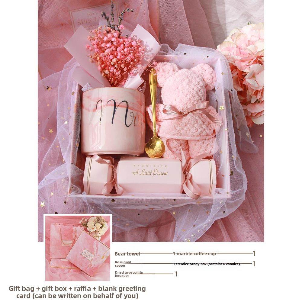 New Year Celebration Mug Gift Set – Elegant Ceramic Souvenir Mug