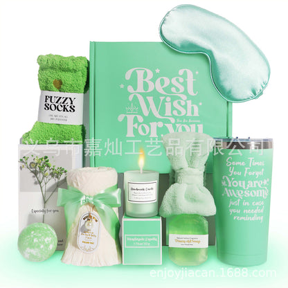 Green Spa Gift Box – 11‑Piece Candle, Socks & Self‑Care Set for Women