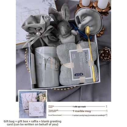New Year Celebration Mug Gift Set – Elegant Ceramic Souvenir Mug